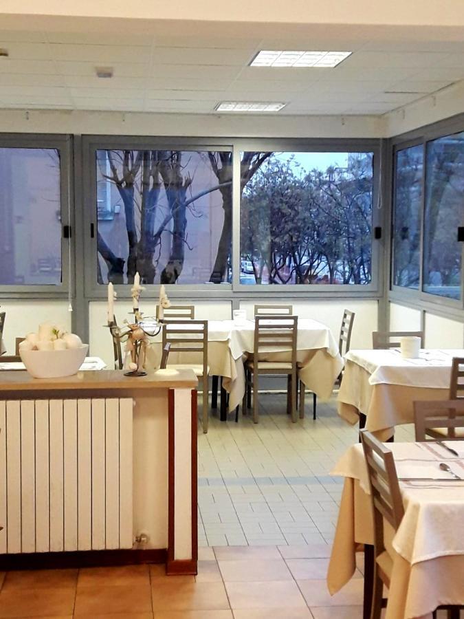 Hotel Caesar Pesaro Eksteriør billede
