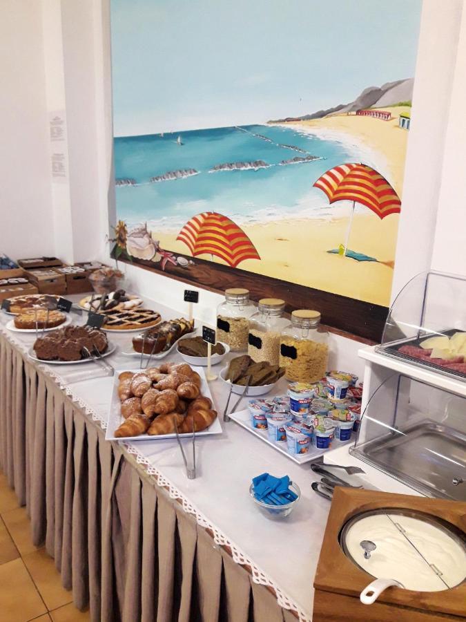 Hotel Caesar Pesaro Eksteriør billede