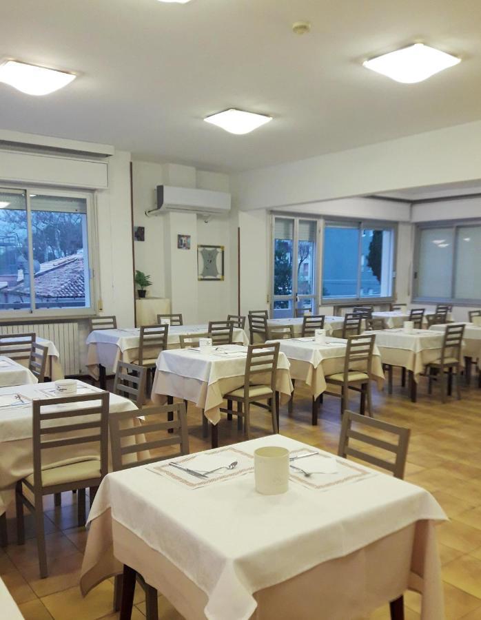 Hotel Caesar Pesaro Eksteriør billede