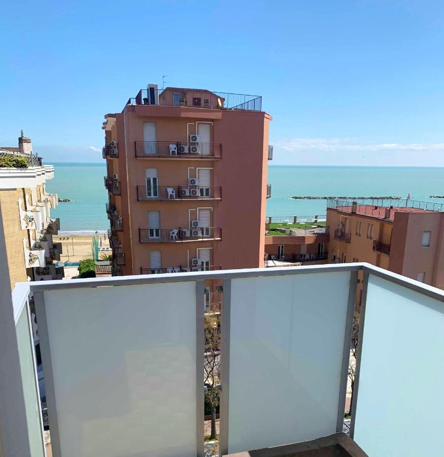 Hotel Caesar Pesaro Eksteriør billede