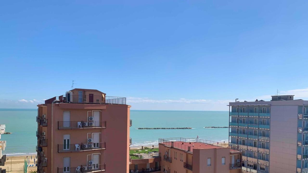Hotel Caesar Pesaro Eksteriør billede