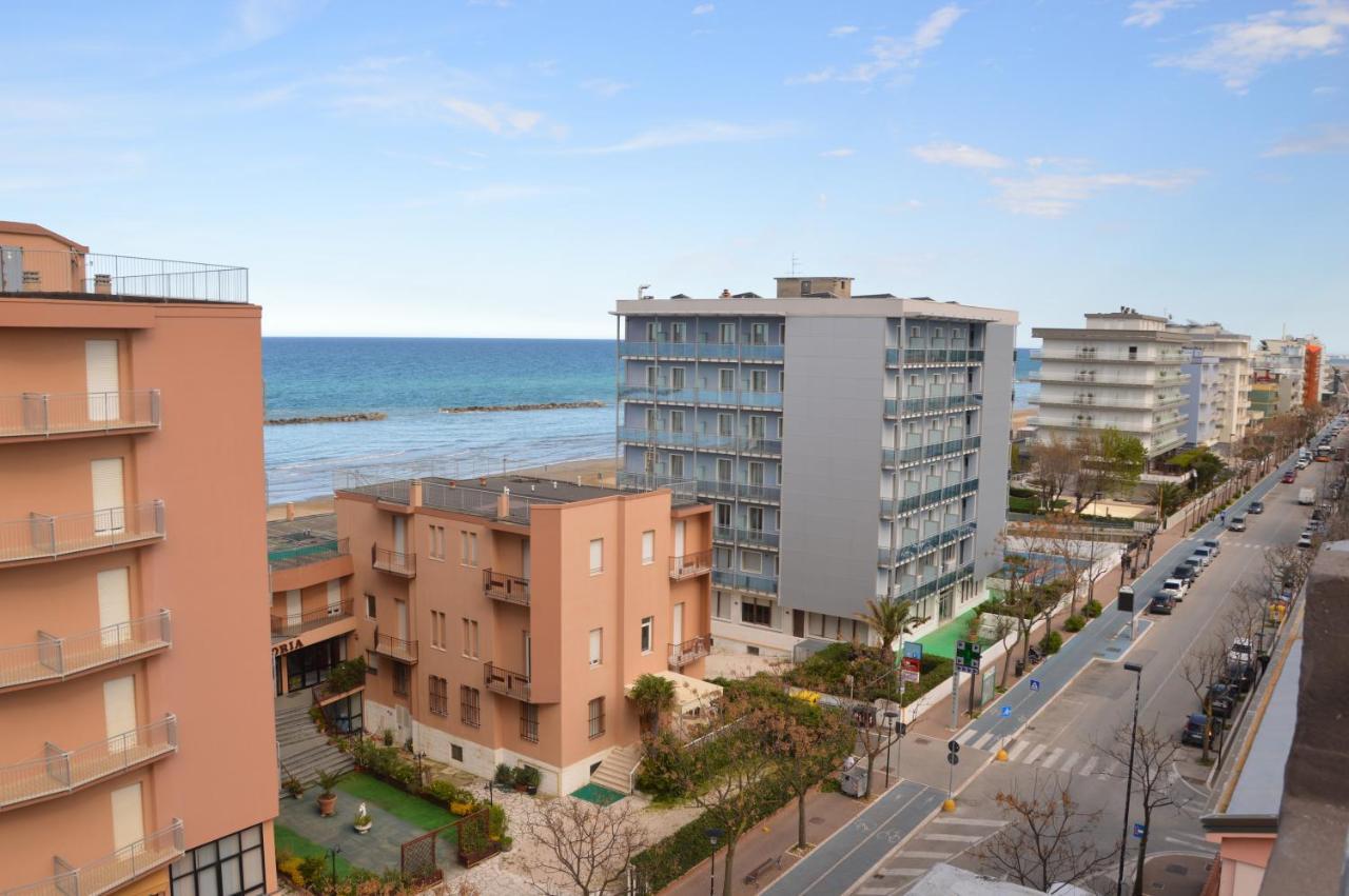 Hotel Caesar Pesaro Eksteriør billede