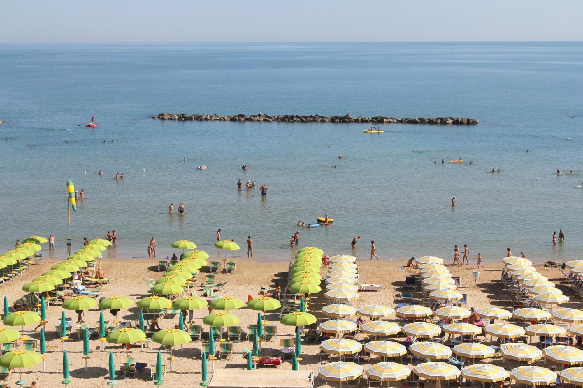 Hotel Caesar Pesaro Eksteriør billede