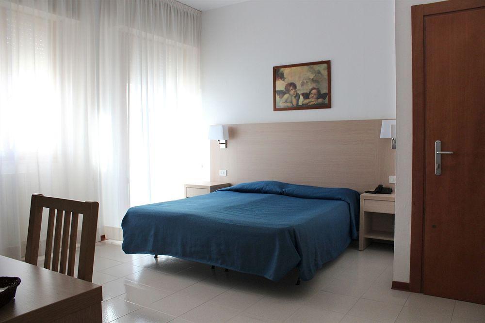 Hotel Caesar Pesaro Eksteriør billede