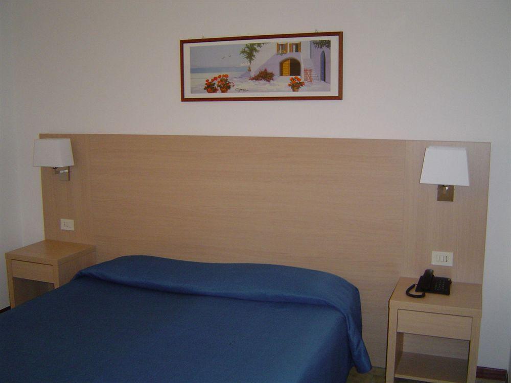 Hotel Caesar Pesaro Eksteriør billede