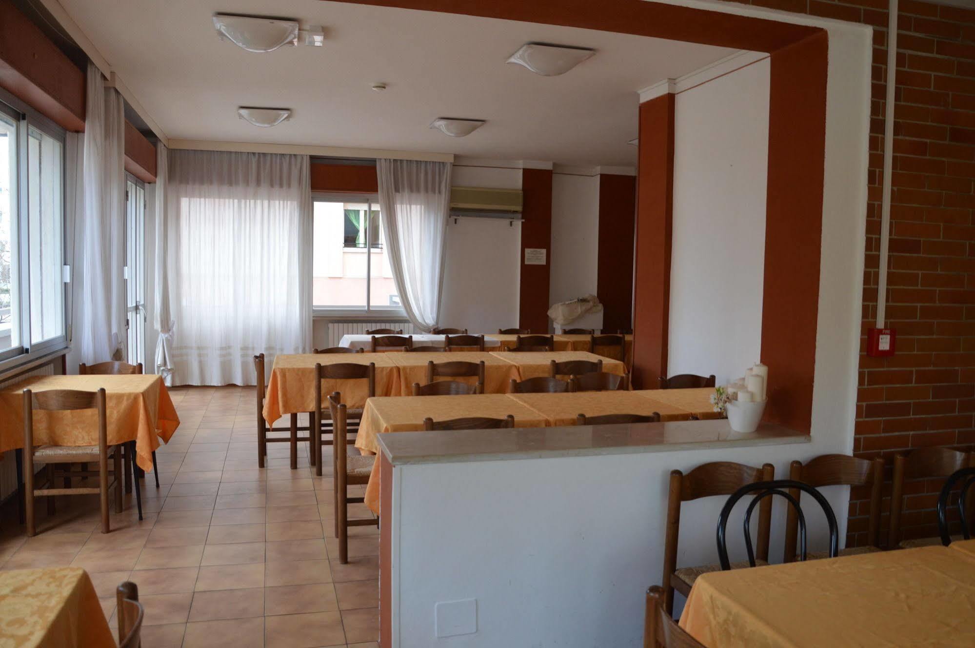 Hotel Caesar Pesaro Eksteriør billede