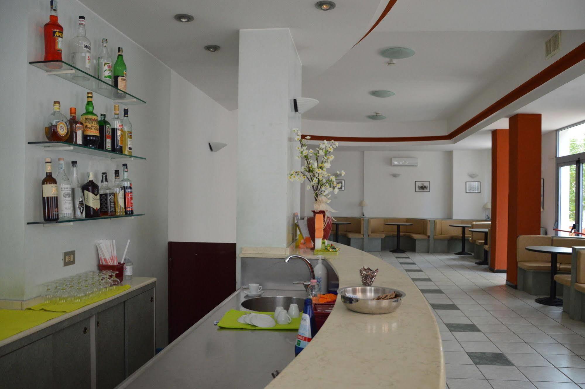 Hotel Caesar Pesaro Eksteriør billede